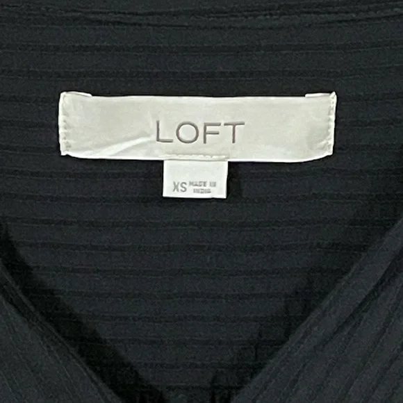 LOFT Black Long-Sleeve V-Neck Top with Subtle Pleats - Picture 3 of 9